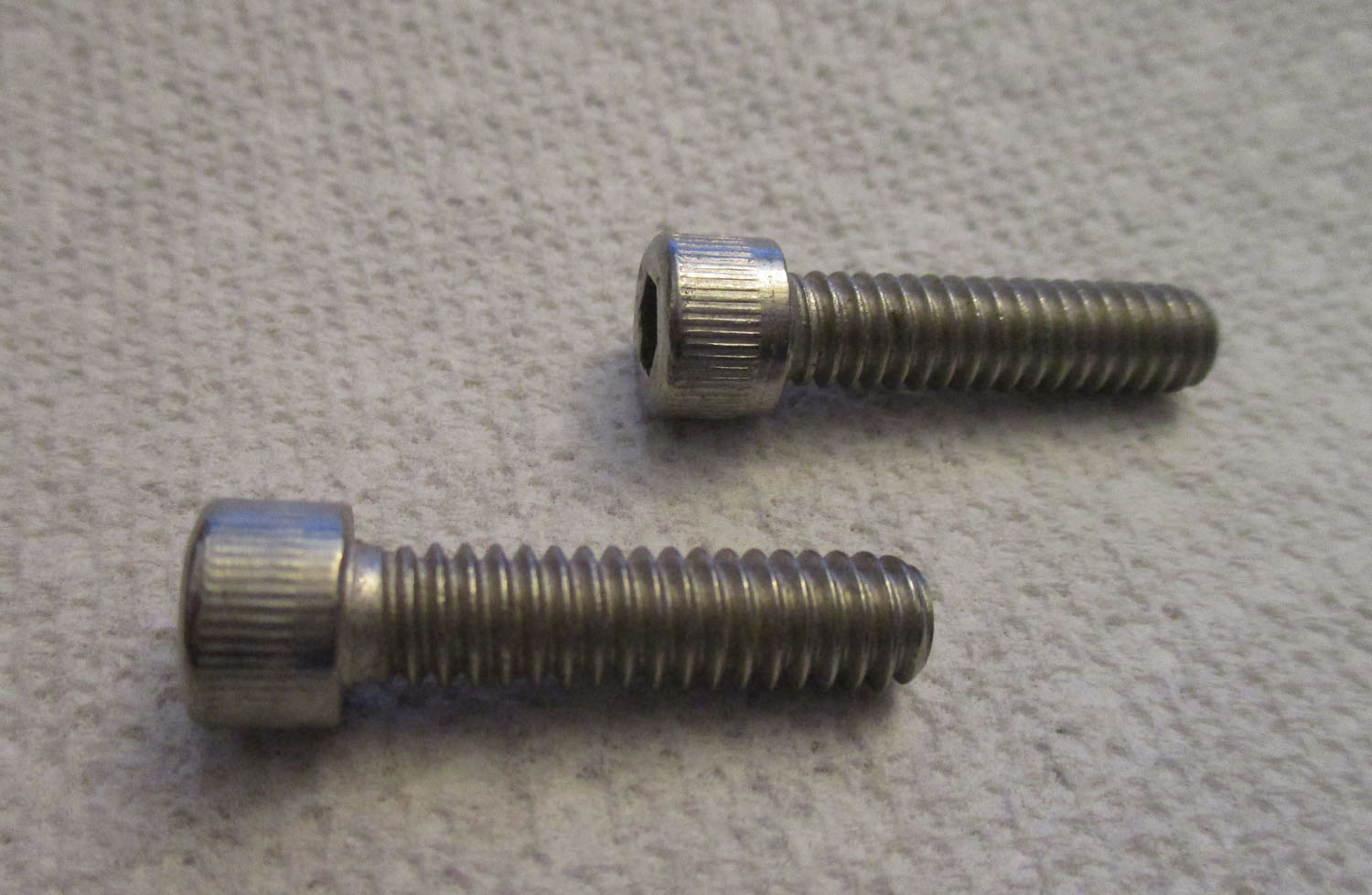 Screw Socket 1 1/2&Quot;L 1/4-20 Thd Sz Pkg Of 2