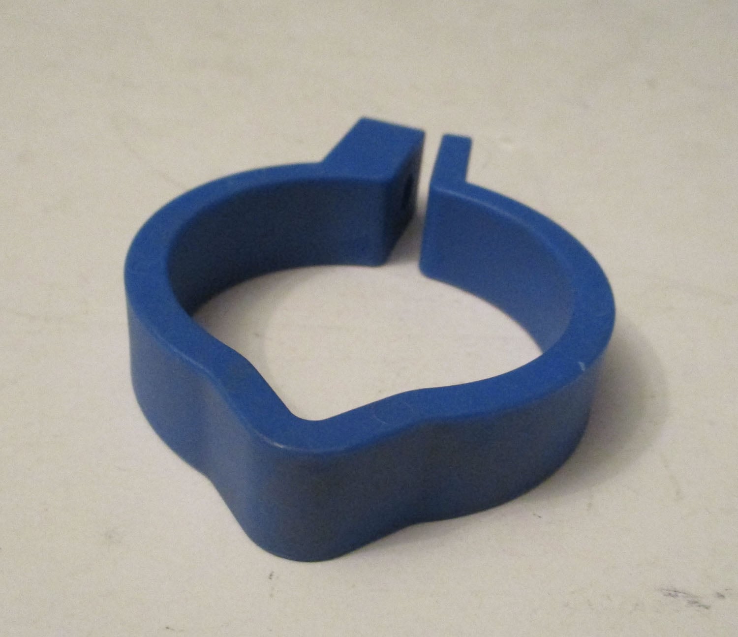 Clamp with Cable Guard for 1 1/2" Pipe 3 Clamp Cable Guard 3 1/4"L