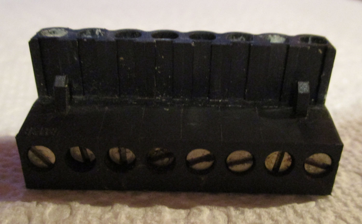 Terminal Plug 8 Place Omni Black 1 9/16&Quot;L