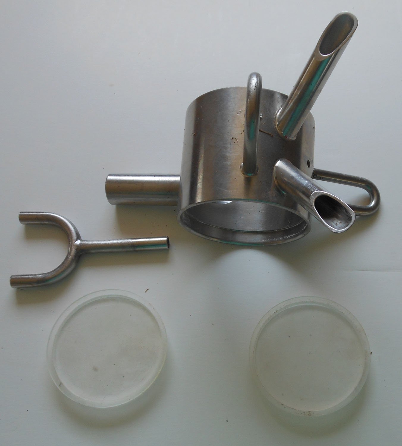 Stainless Steel Goat Claw With Side Windows