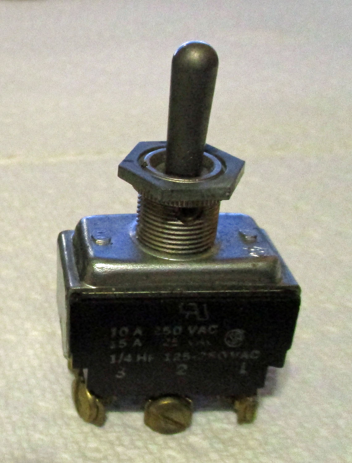 Switch Toggle Momentary 125-250 Vac