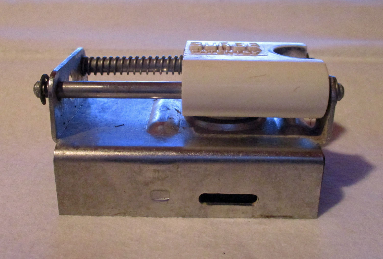 Milk Valve, 9/16" Cane Opening for 1 1/2" Glass or 2" SS Pipe 3 Valve Milk Slide for 9/16" Cane w/Rubber fits 1 1/2" Pipe