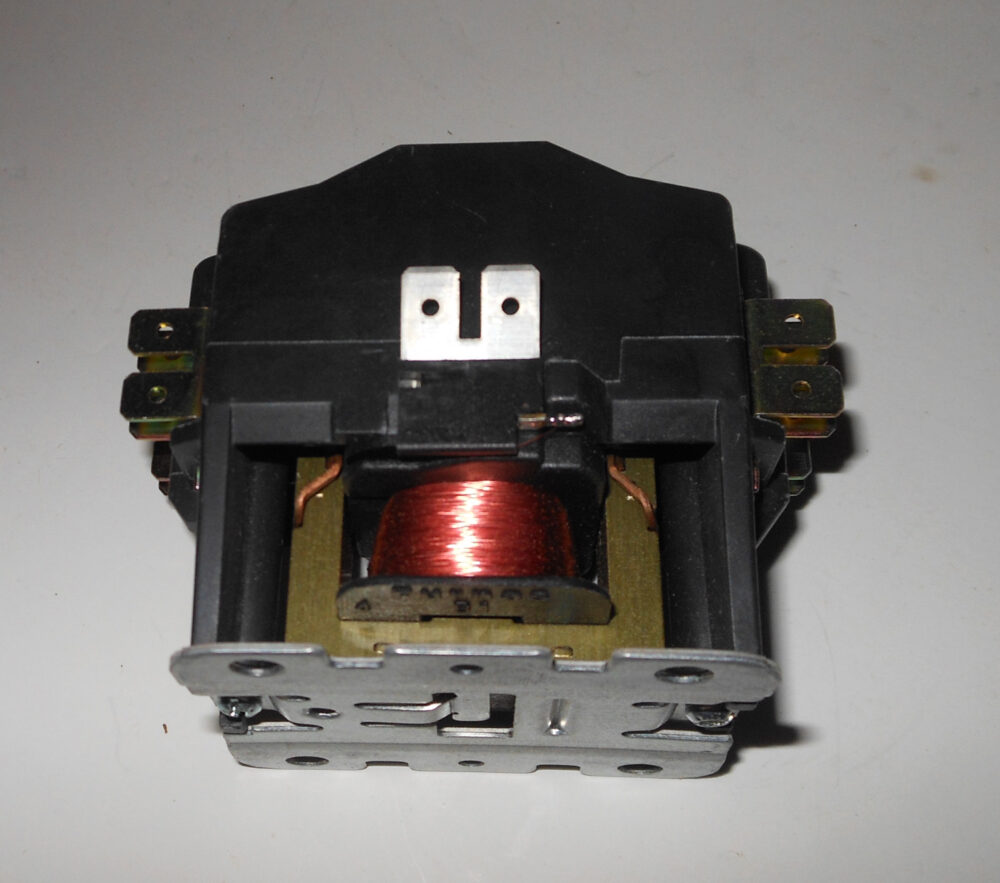 Contactor, Magnetic. 2-Pole, 25 Amp 3 Contactor Magnetic 2 Pole 25 Amp