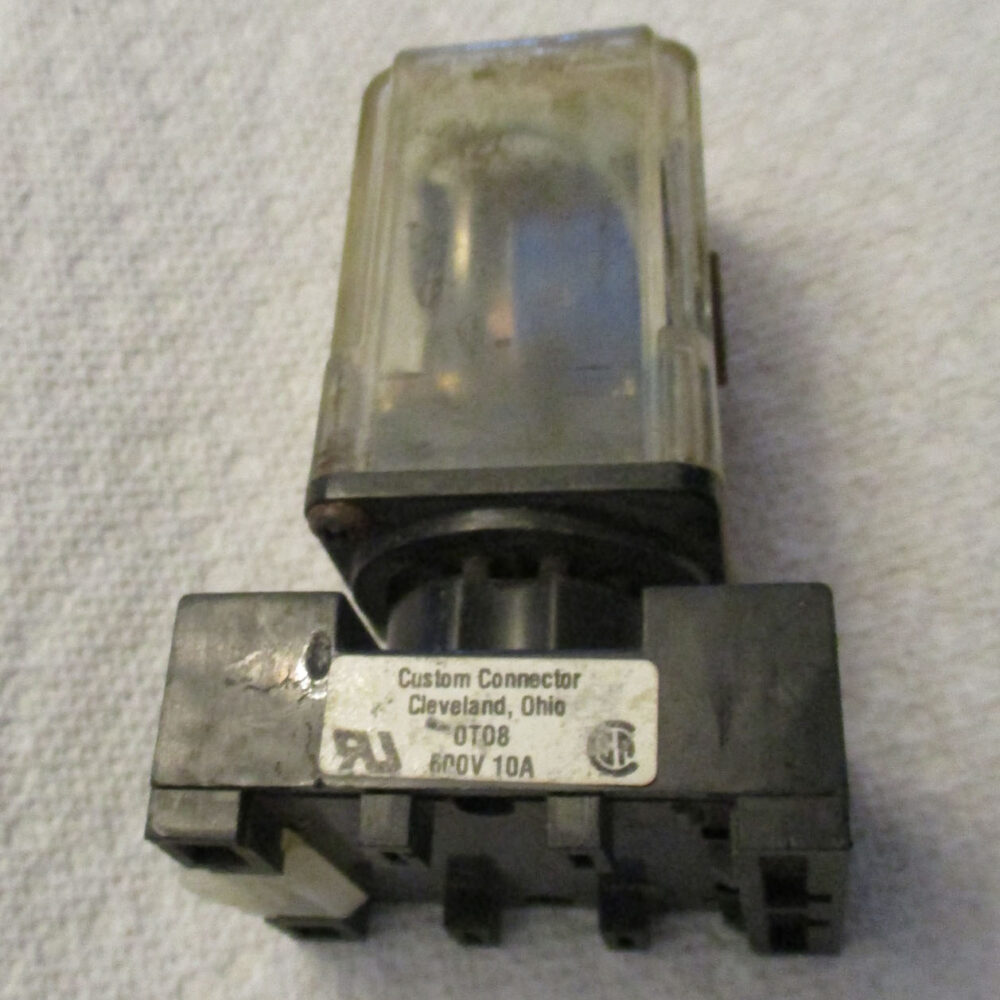 Coil with Base 8 Pin 600V 10A