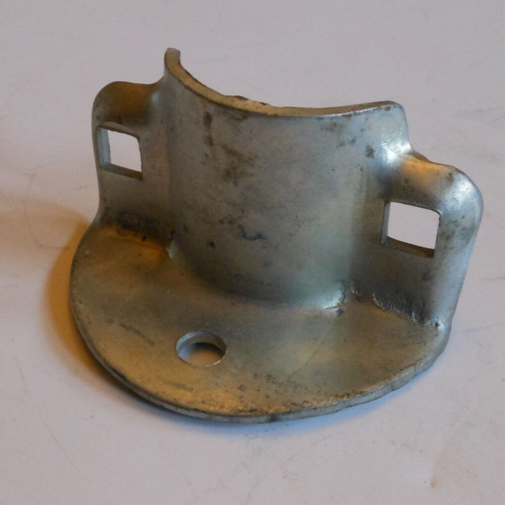 Clamp Half Wall Mount 1 1/2&Quot; Pipe