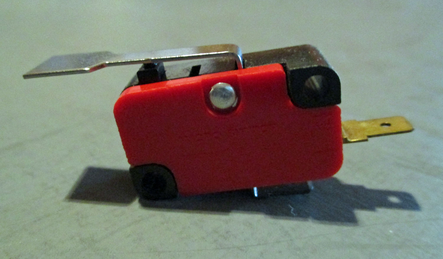 Switch V3L-581-D8 for Surge Fly