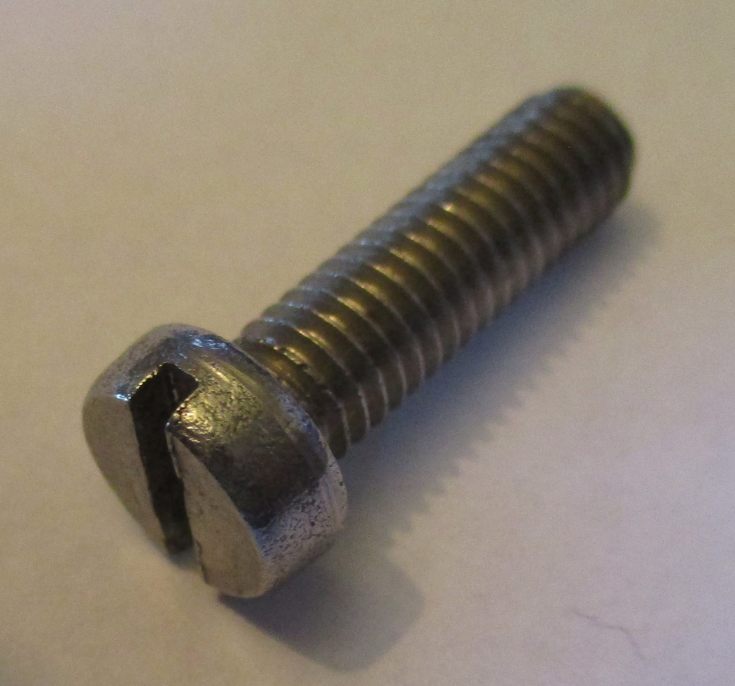 Screw, 15/16"L, 1/4-20 THD SZ, Pkg./18 4 Screw, 15/16"L, 1/4-20 THD SZ, Pkg./18