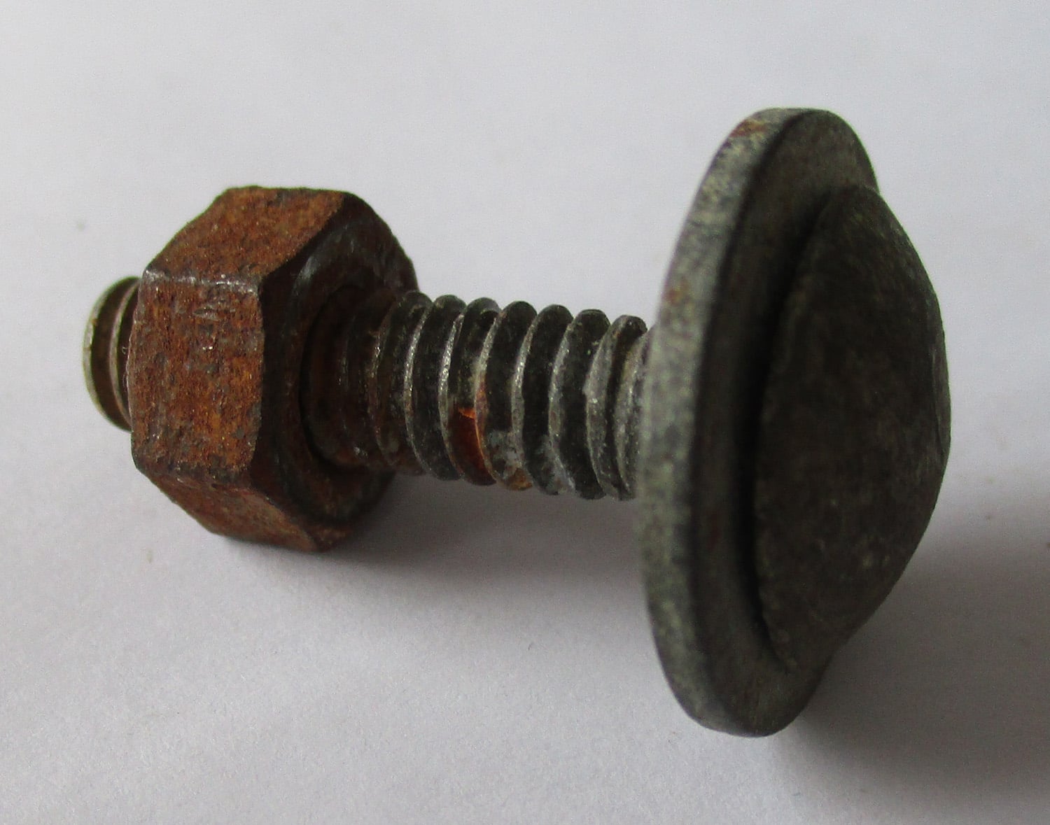 Bolt w/Washer & Nut, 1 3/16" L 1/4-20 THD SZ 3 Bolt w/Washer & Nut, 1 3/16" L 1/4-20 THD SZ
