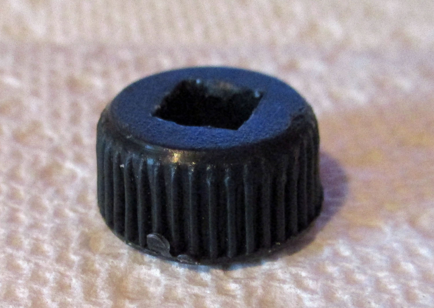 Knob/Collar 5/8"OD, Center 1/4"Sq 3 Knob/Collar 5/8"OD, Center 1/4"Sq