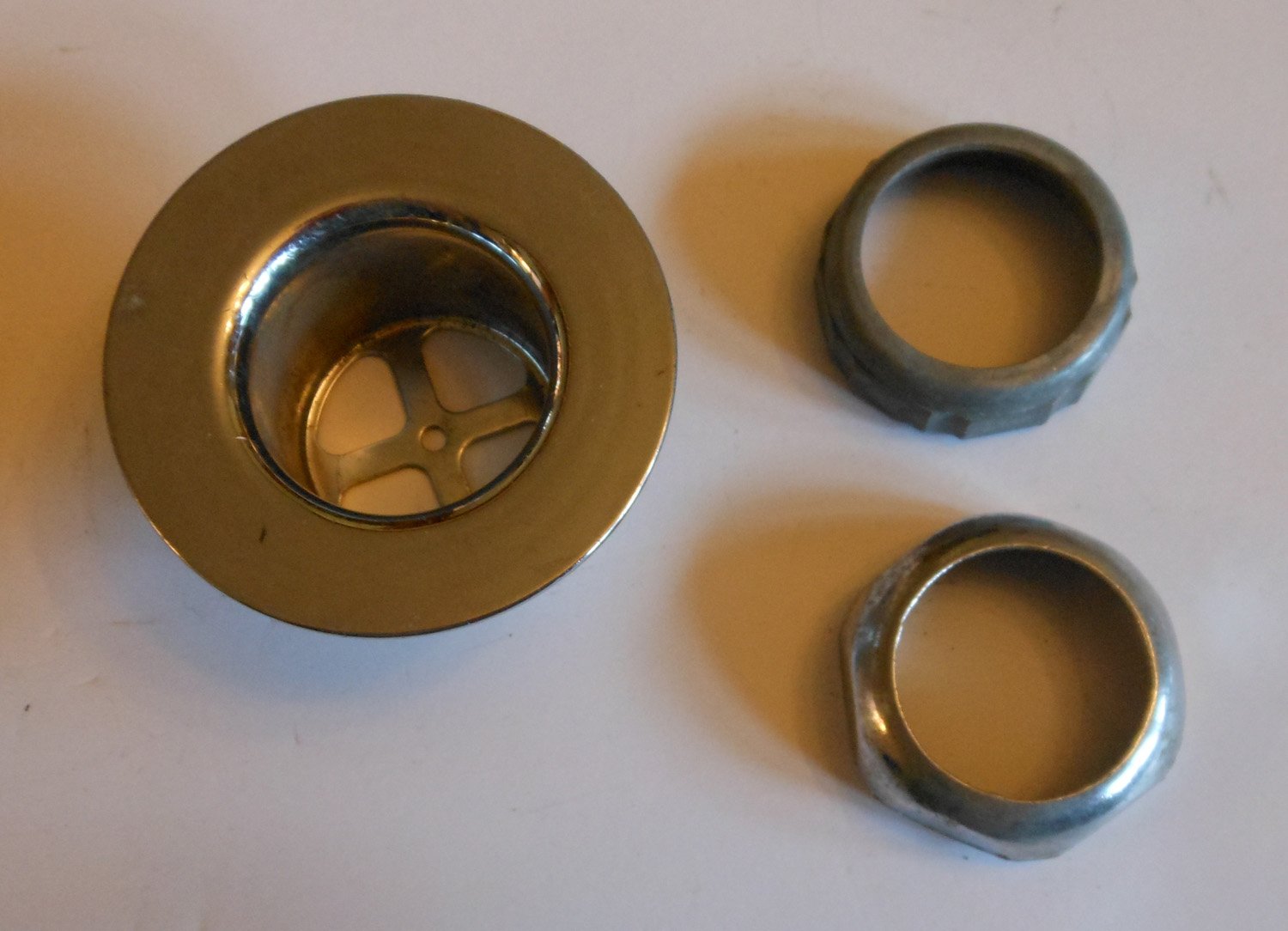 Strainer Sink w/2 Collars 3 Strainer Sink w/2 Collars
