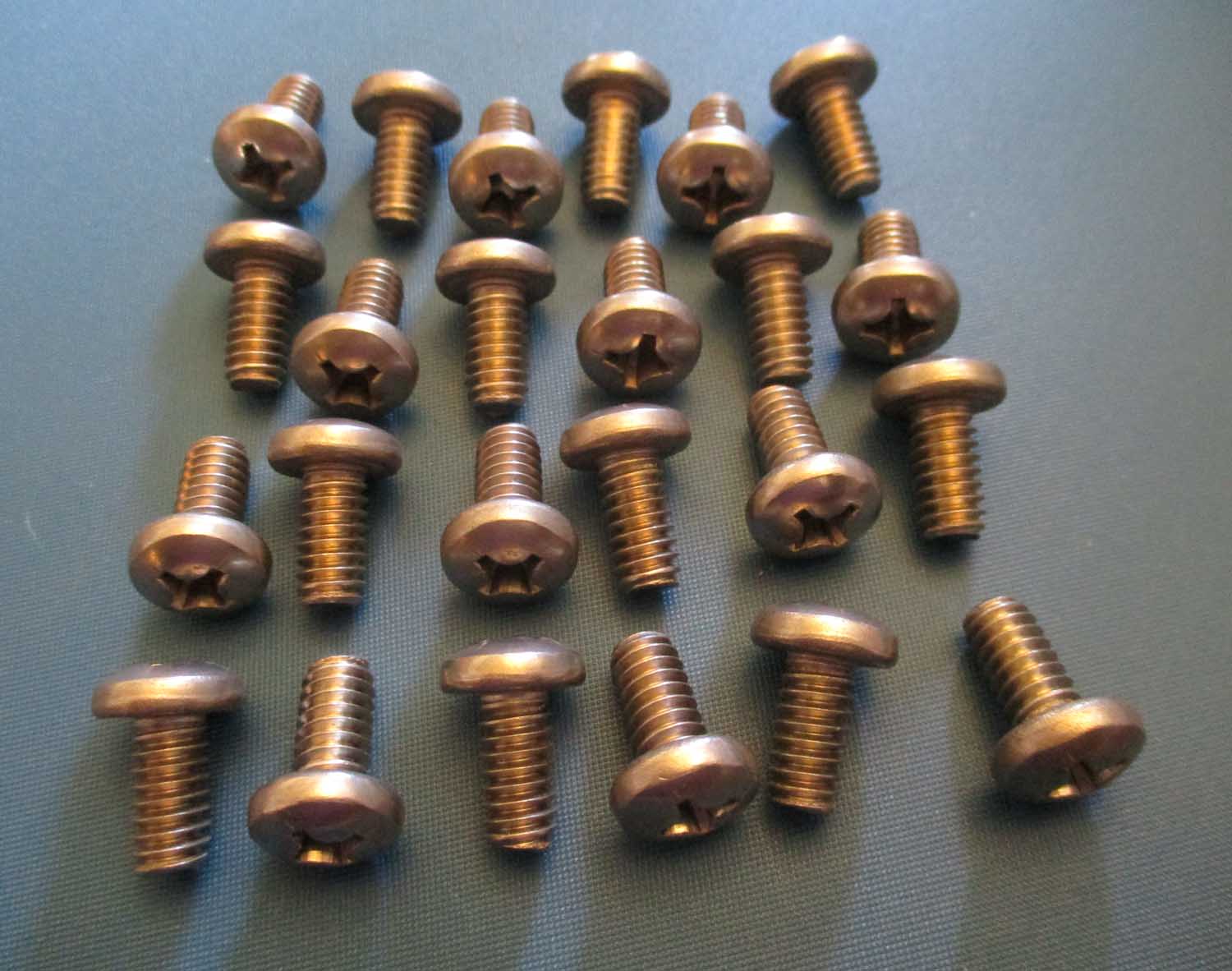 Screws, SS PN PH, 11/16"L 1/2" Head OD 1/4-20 THD SZ, Pkg./24 3 Screws, SS PN PH, 11/16"L 1/2" Head OD 1/4-20 THD SZ, Pkg./24